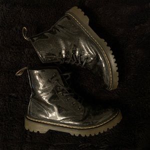 Dr. Marten Luana Boots